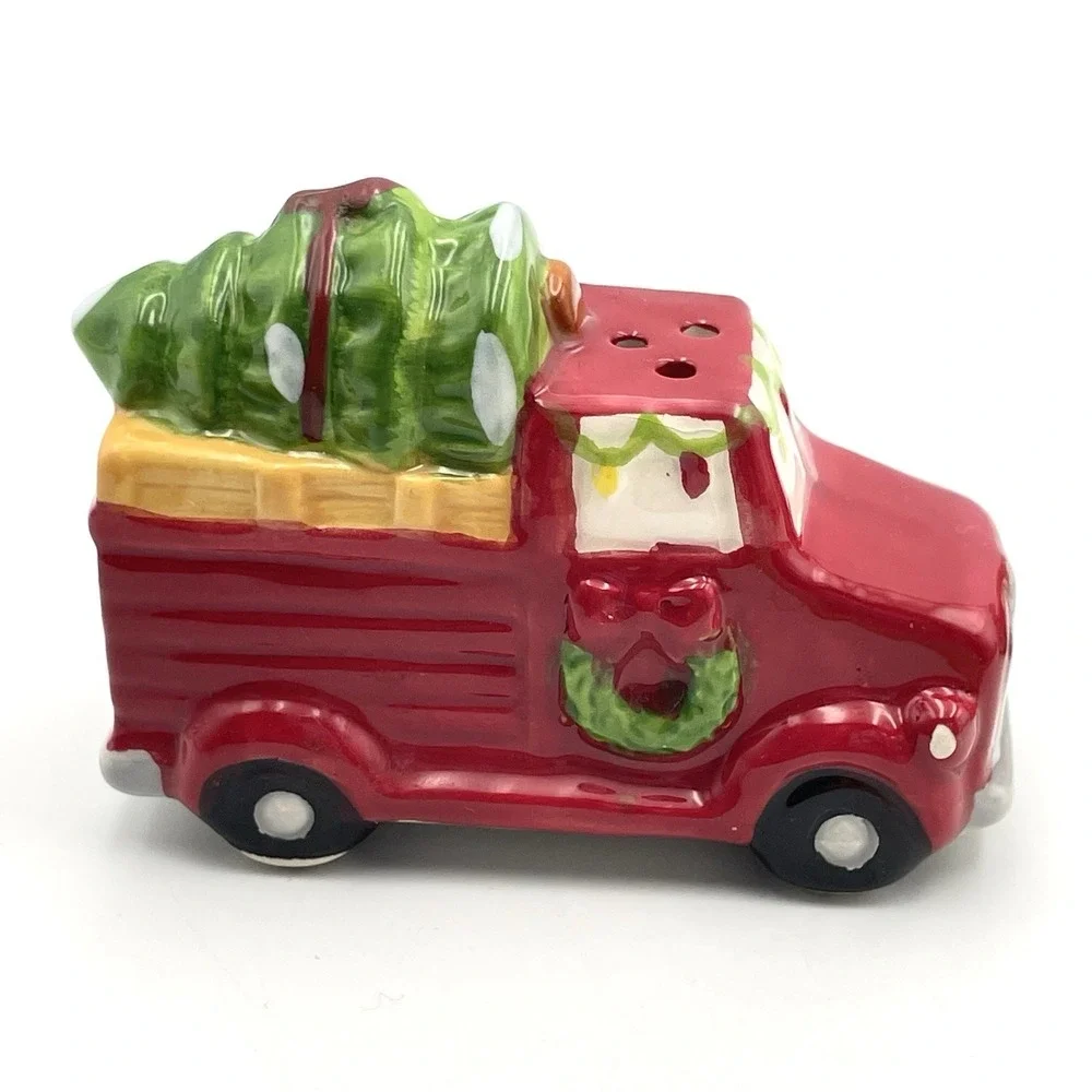 Red Pickup Truck And Car With Christmas Tree‎ Salt & Pepper Shakers Set Ceramic